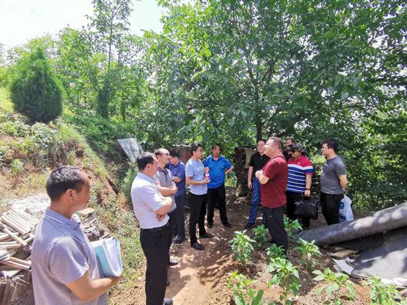 3f553b3f42c7699b06587388b30b5867.jpg image002.jpg